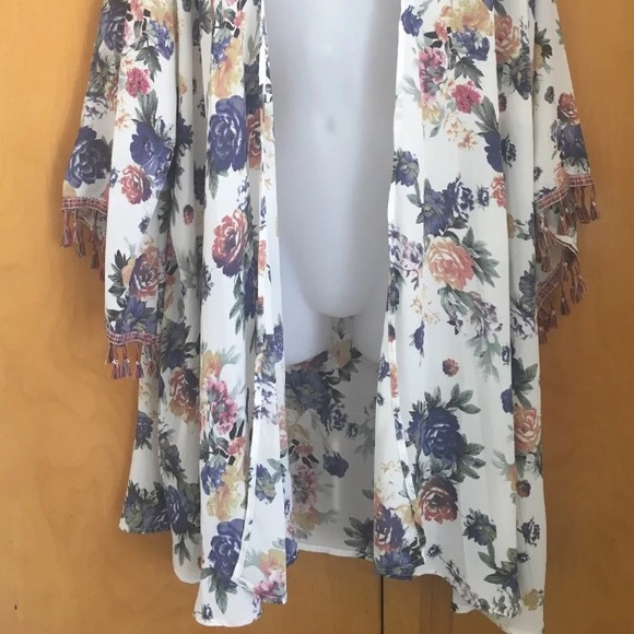 Kimono - Picture 2 of 2